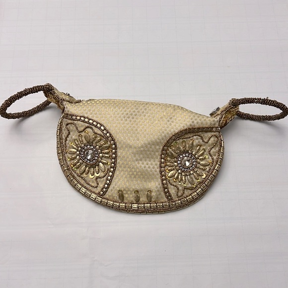 🥠 Vintage Unique Gold Beaded
Embellished Fortune Cookie
Mini Handbag - Picture 5 of 8